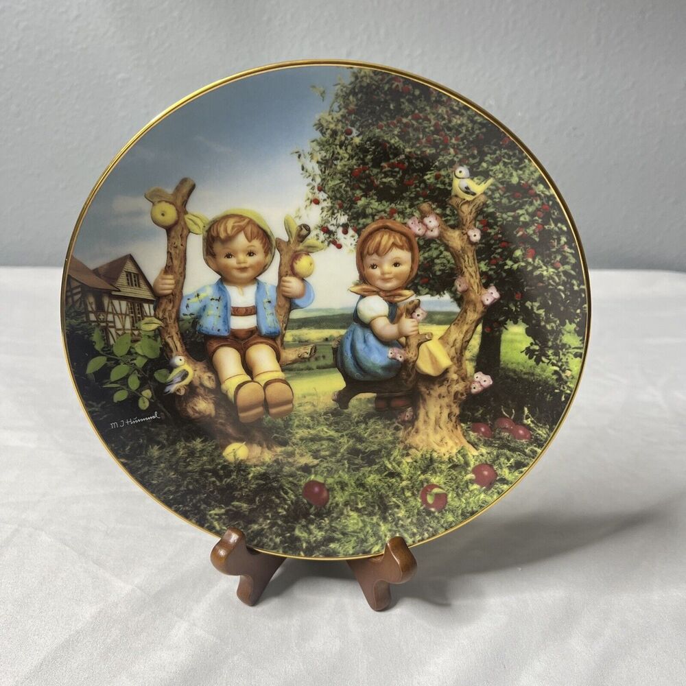 Danbury Mint M J Hummel " Apple Tree Boy And Girl " Plate Little Companions Vtg
